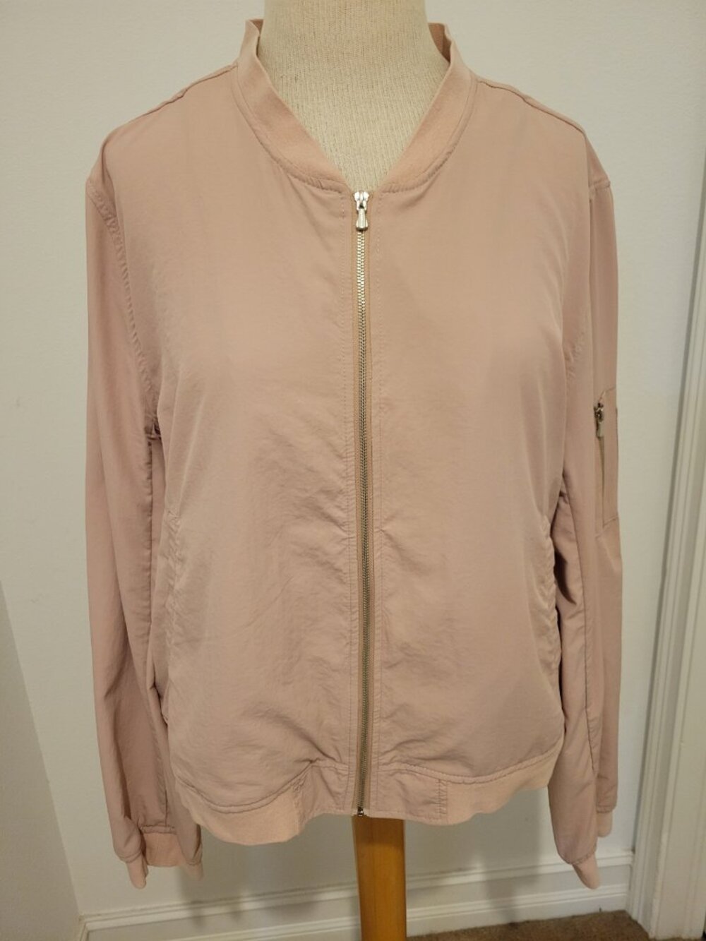 Lightweight zip front bomber style jacket